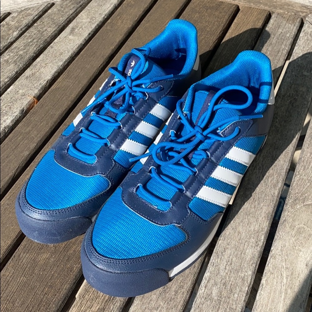 Adidas original blue and white sneaks